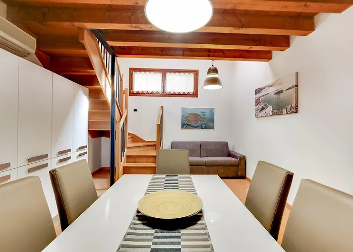 Apartment Priuli 20 *