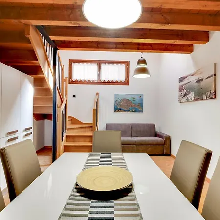 Apartment Priuli 20 *