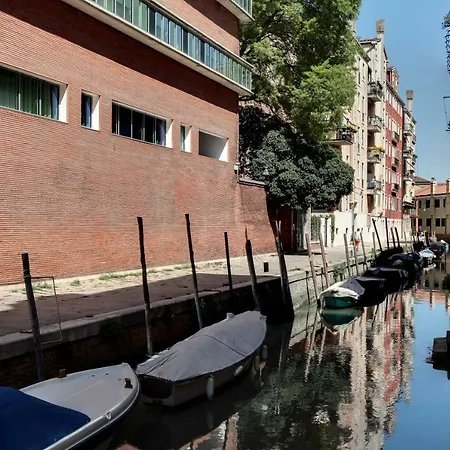 Apartment Priuli 20 *